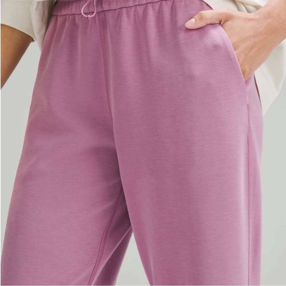 Lululemon Softstreme High-Rise Straight Leg Cropped Pant Velvet Dust size 10 - Picture 3 of 8